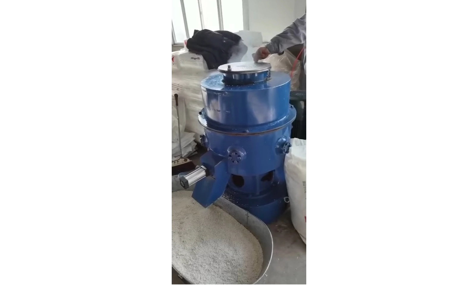 Video of Small Plastic Recycling Machine